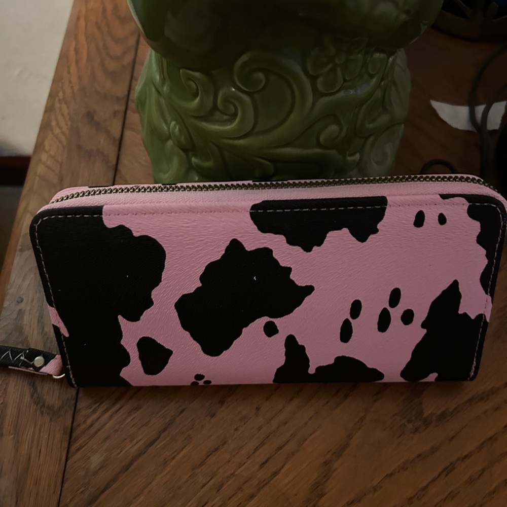 Fun wristlet